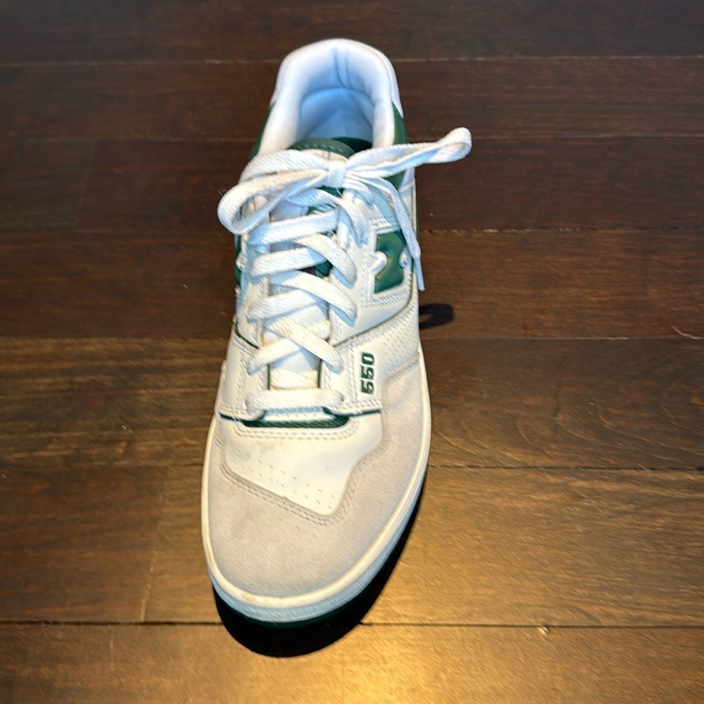 New Balance 550 Men’s size 7.5 ( Women’s size 9 ) Brand new - no box